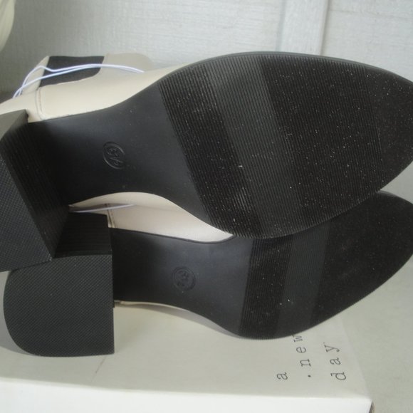 A New Day Bone Colored Itzel Style Ladies Boots Size 6.5 - Picture 6 of 7